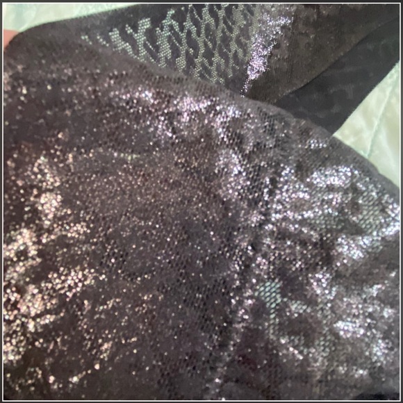 NWT SKIMS 4X Metallic Logo Thong - Picture 3 of 3